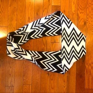 Two sided infinity scarf